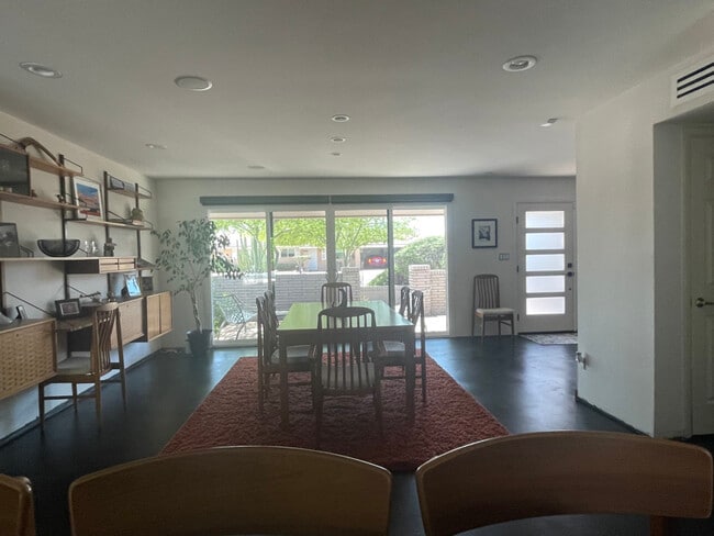 Photo - 1054 E Fairmont Dr