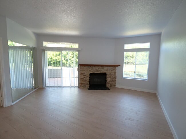 Photo - 43 Dover Pl Unidad 43 Dover Pl