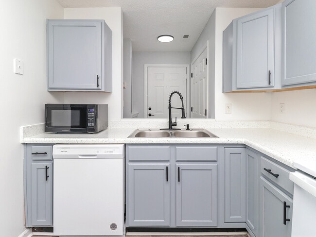 Apartamento de una habitación recientemente renovado en The Oaks Apartments en Lincolnton, Carolina del Norte - The Oaks Apartments