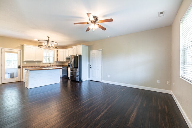 Photo - 7211 Remagen Ln