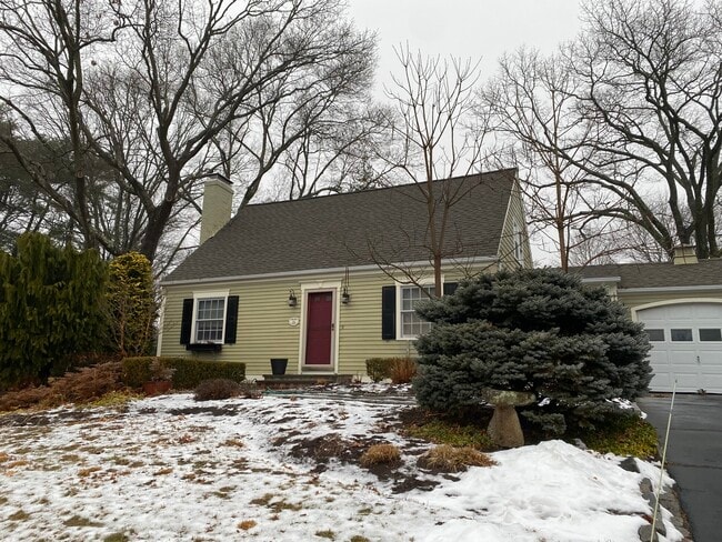 54 Bowden Front - 54 Bowden Ave