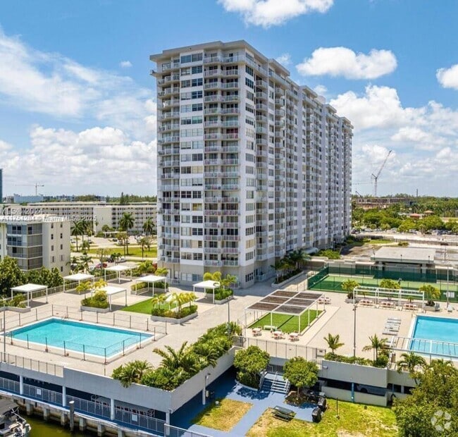 Building Photo - 18041 Biscayne Blvd Unit 1902 Rental