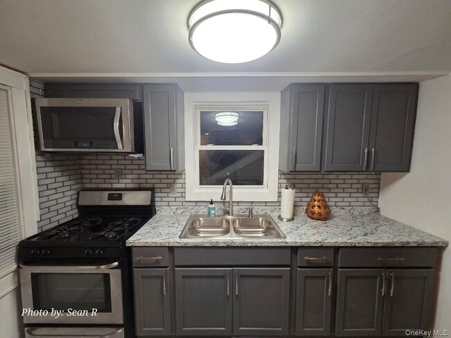 Building Photo - 6 William St Unit 2