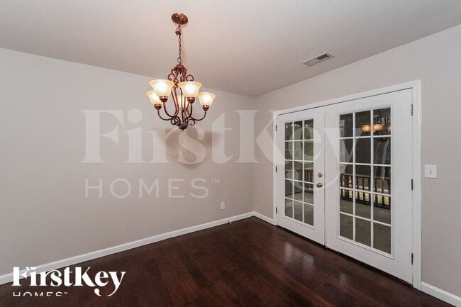 Photo - 400 Crooked Creek Ln