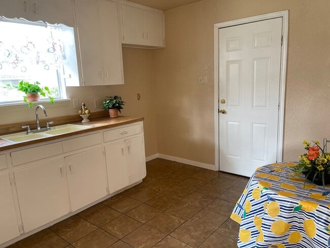 Photo - Cute 2/1 Home Available for Immediate Move In!