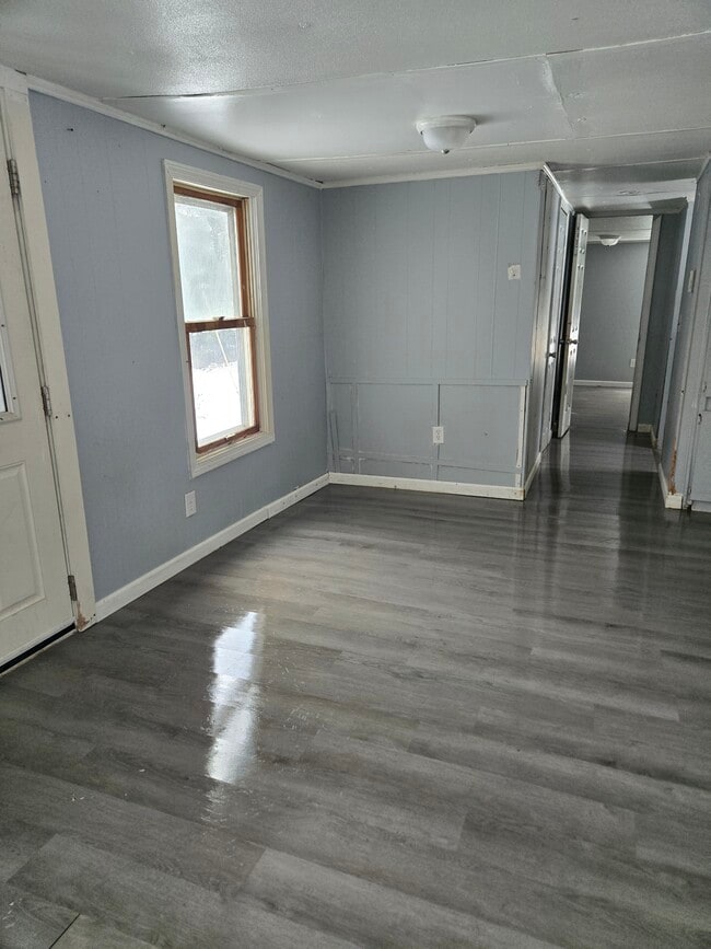 Photo - 435 Parsons Rd