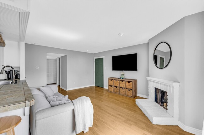Building Photo - 3220 69th St Unit True