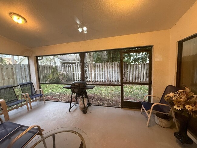 13025 Meadowbreeze Dr