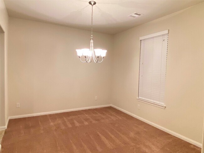 Photo - 819 Messina Ln