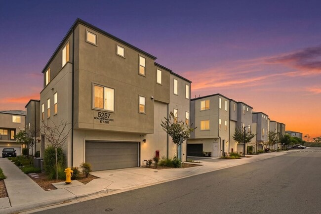 Photo - 5257 Beachfront Cove