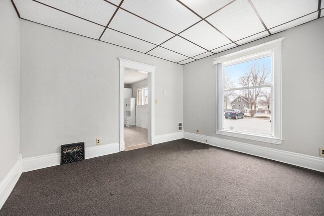 Photo - 121 S Clay St