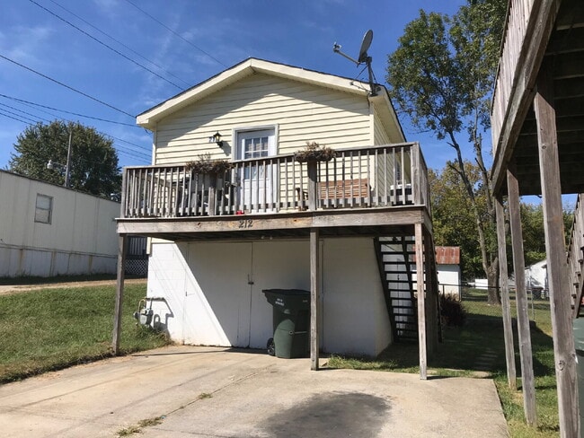 Building Photo - Coming Soon: 1BR apt with garage (Please speak with us before applying)