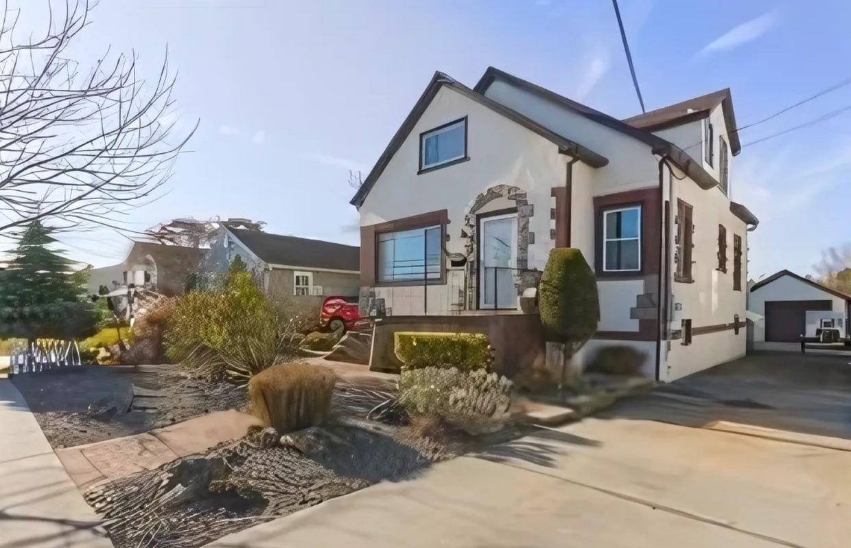 Photo - 94 Alhambra Rd (Massapequa, NY)