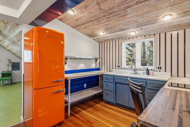 Photo - 248 Walker Ave Unidad C