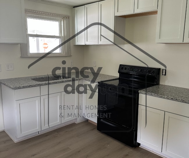 Photo - 1332 Campbell Ave