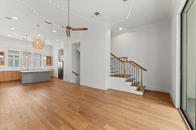 Photo - 4053 Leeland St