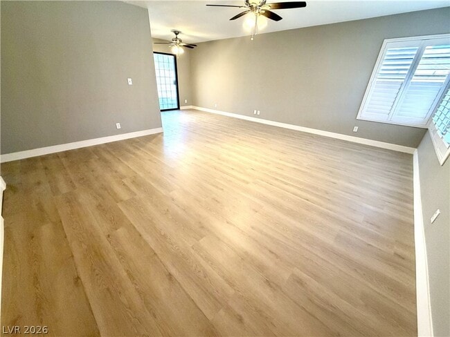 Photo - 6990 Paddington Way