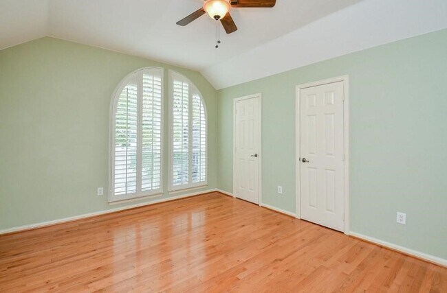 Photo - 5416 Rose St