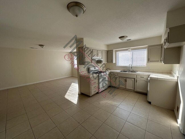 Photo - Home in Tulare