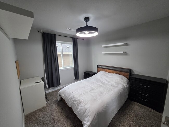 Photo - 10721 NE 109th St Unit 2 shared baths