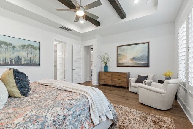 Building Photo - 902 Falcon Hollow Ln