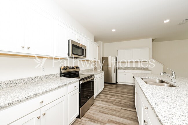 Photo - 1069 Large Poppy Dr