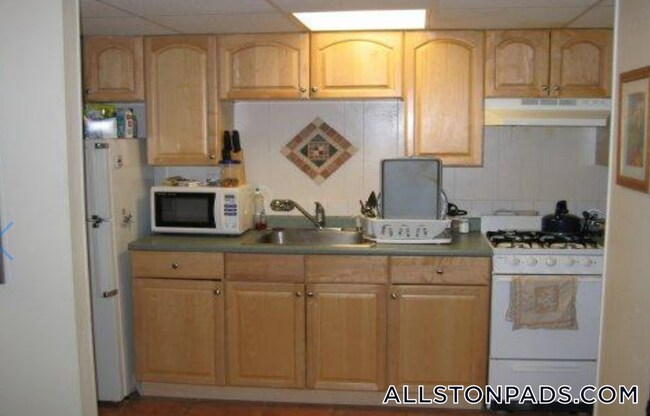 Photo - 15 Glenville Ave Unit B6