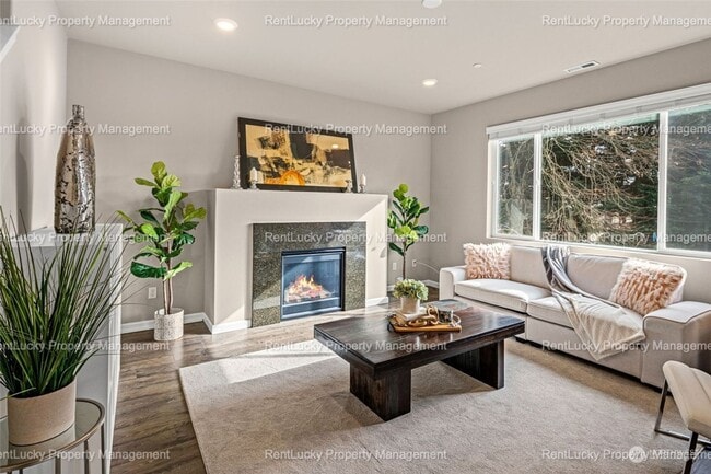 Photo - Stunning Like-New Home in Arbor Mist – Pri...