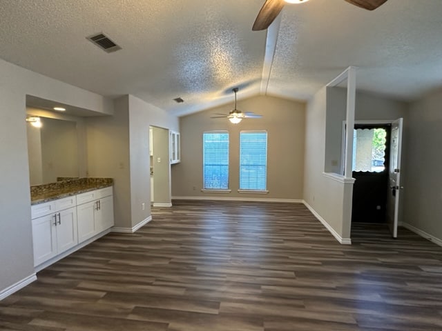 Photo - 1202 Thorpe Ln