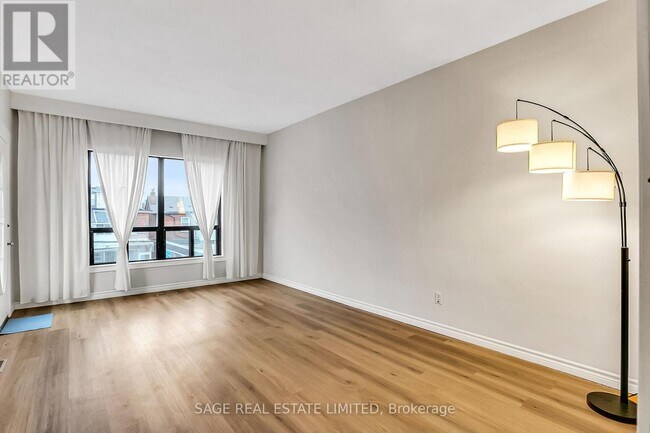 633 St Clair Ave W