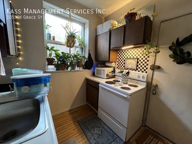 Photo - 1053 W Grace St Unit 2E