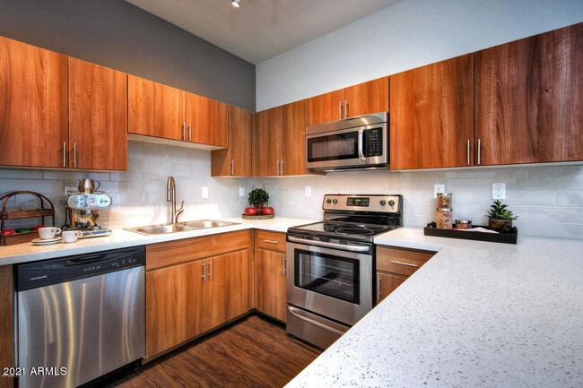 Photo - 4700 N 40th St