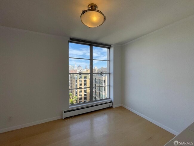 Photo - 2040 Franklin St