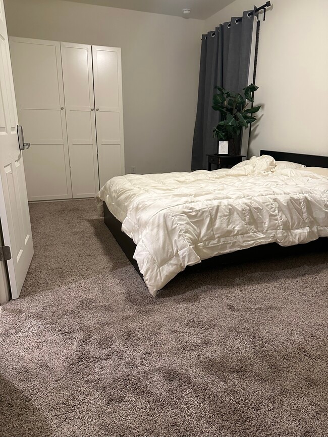 Layton lake oversized private room