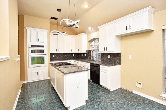 Building Photo - 7602 Melody Cir Rental
