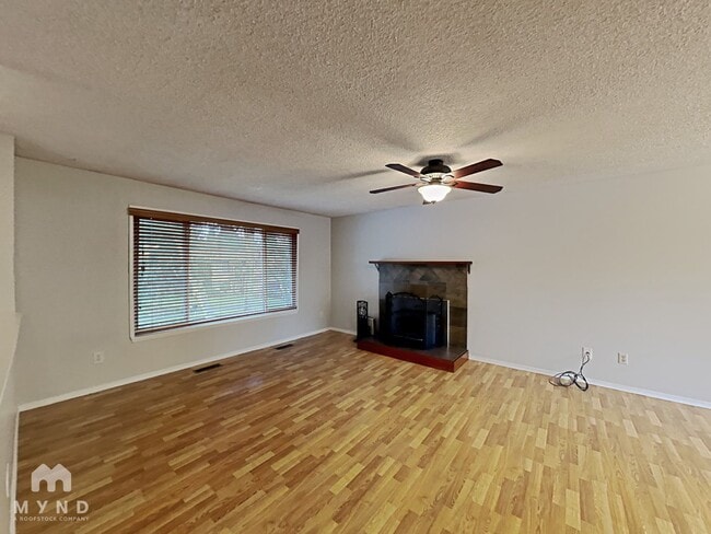 Photo - 1408 Harrington Ave SE