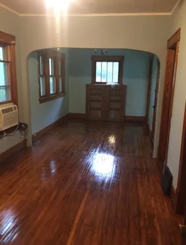 Photo - 916 W 18th St