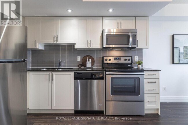 Photo - 3520 Danforth Ave Unité 502