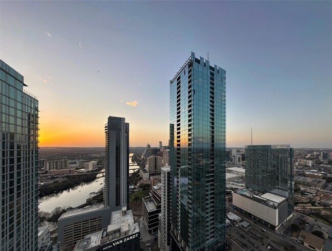 610 Davis St Unit 2009