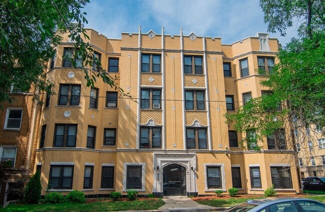 Building Photo - 2036 W Arthur Ave Unit G Rental