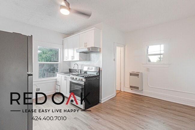 Building Photo - 719 Heliotrope Dr Unit 207