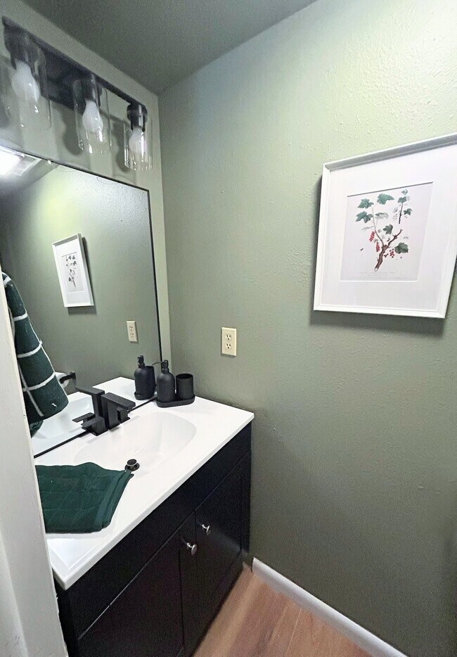 Photo - 510 Pitkin St