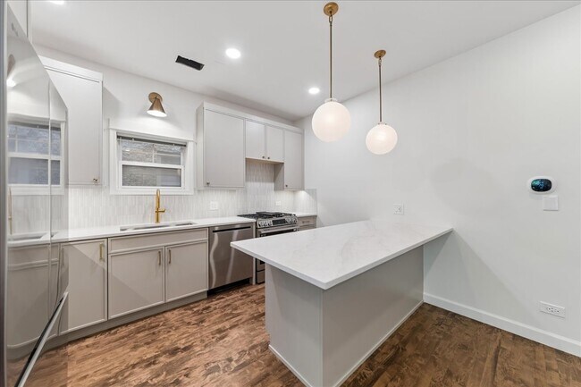 Photo - 1046 W Fulton Market Unit 3