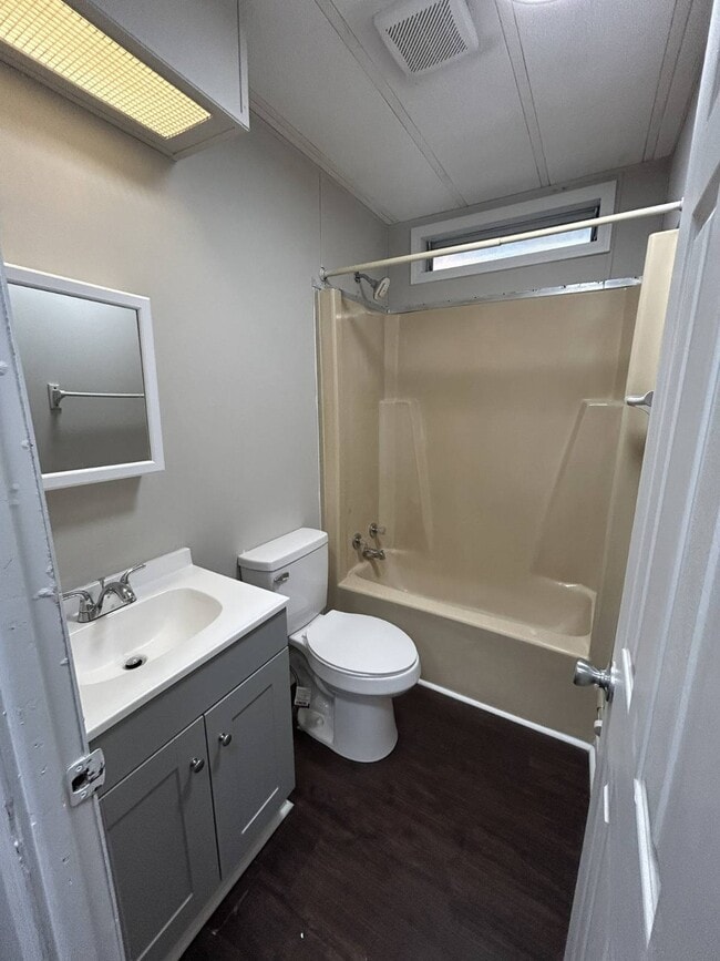 Photo - 10 White Oak Village