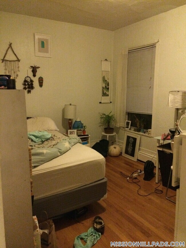 848 Huntington Ave Unit 3