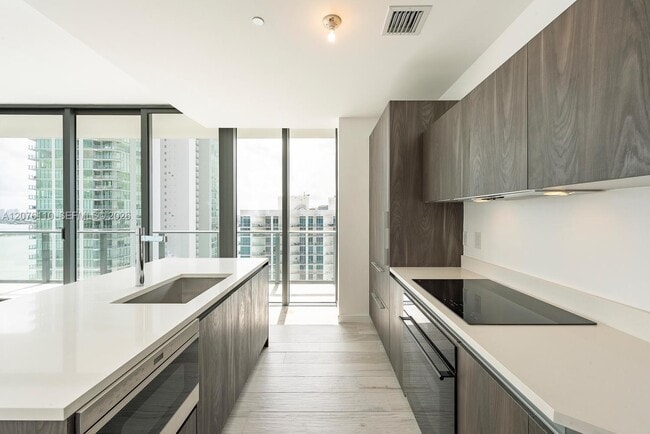 480 NE 31st St Unit 2101