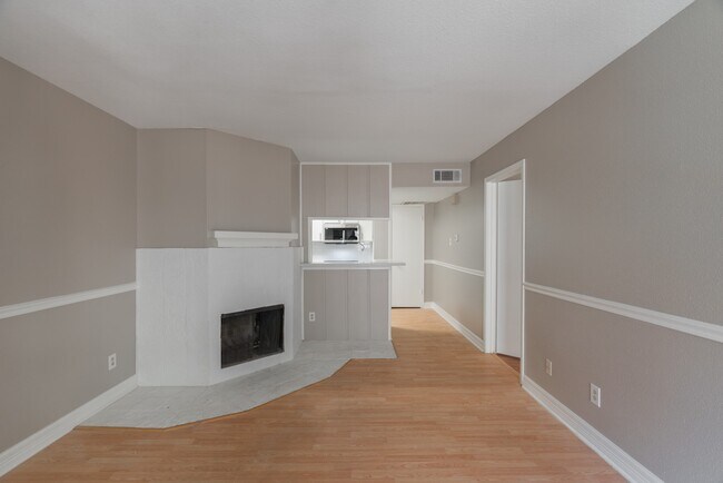 Photo - 4635 Wild Indigo St Unit 505