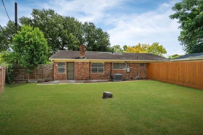 Building Photo - 14410 Alkay St