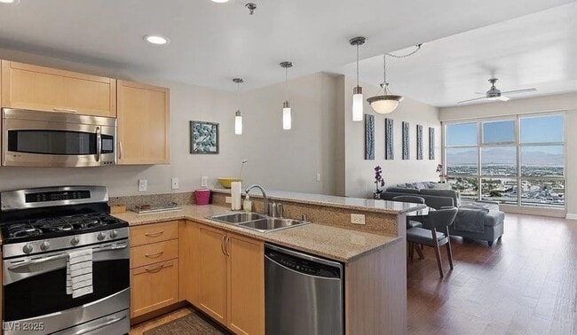 Building Photo - 150 S Las Vegas Blvd Unit 1802