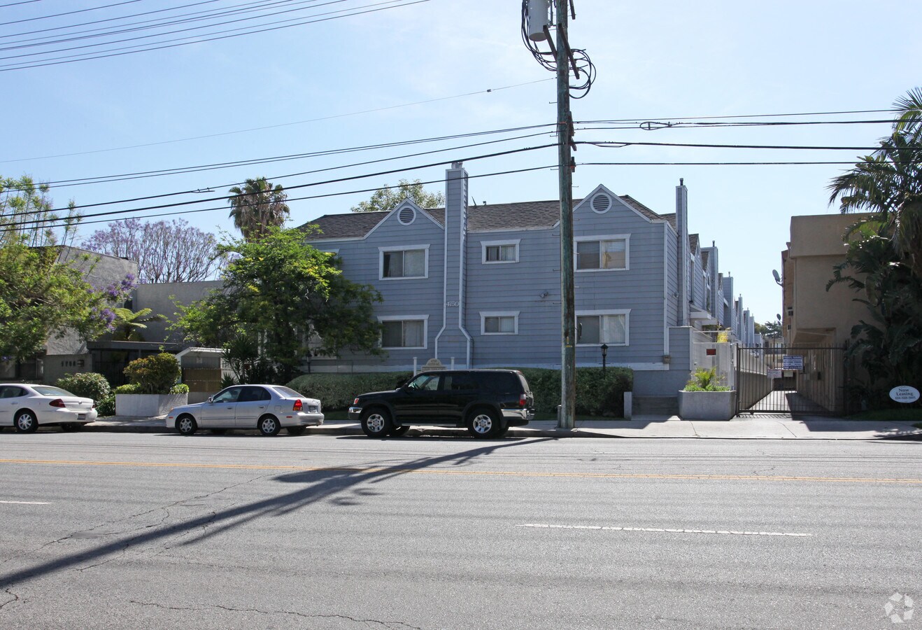 Photo - 4750 Kester Ave